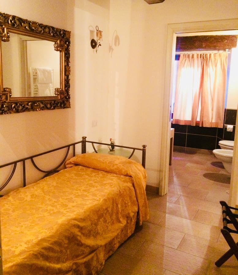 Locanda Delle Fate San Giovanni In Marignano Esterno foto